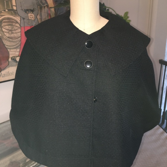 Tulle capelet - Picture 1 of 5